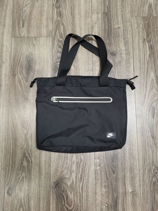 Сумка-тоут Nike Tech Tote