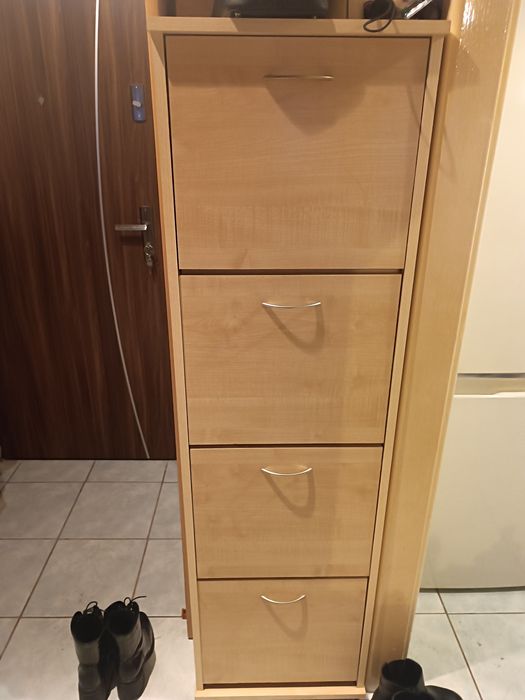 Szafka buciarka wąska