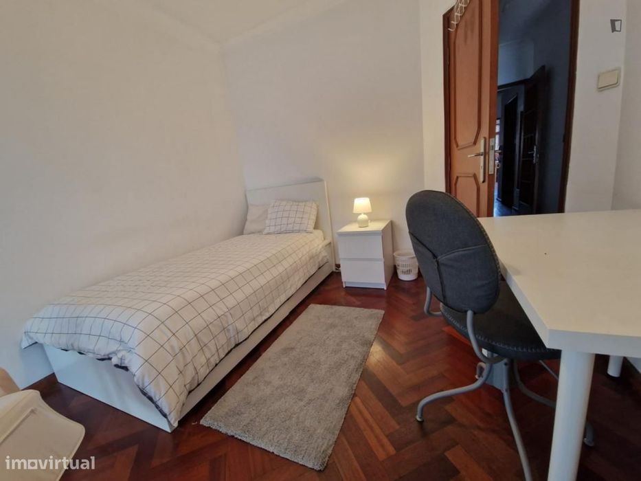 Quarto - localizado em Bonfim Porto