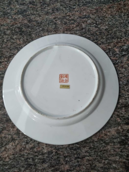 Prato decorativo em porcelana oriental (China)