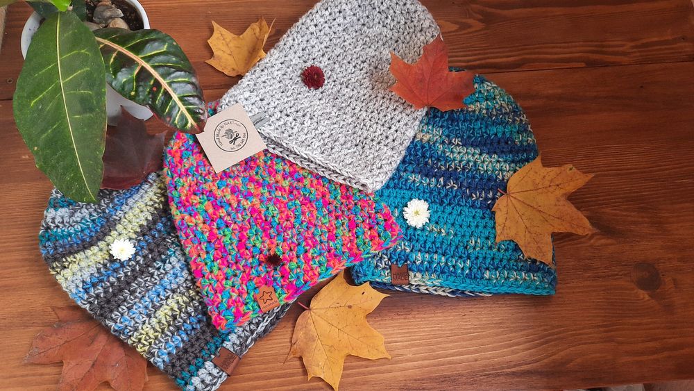 Czapka na szydełku, rękodzieło, akryl