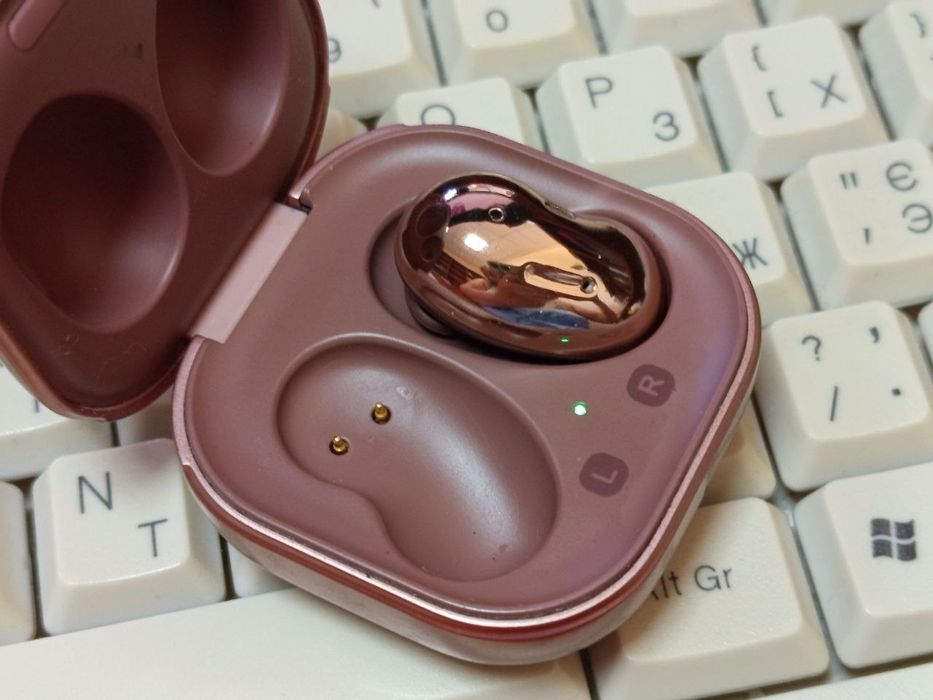 Навушники Samsung Galaxy Buds Live Rose Gold