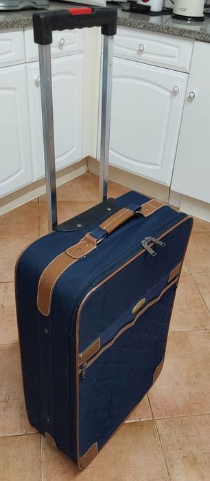 MALA DE VIAGEM DE PORÃO. Férias,Casa,Arrumação,Quarto,Mudanças,Sala.