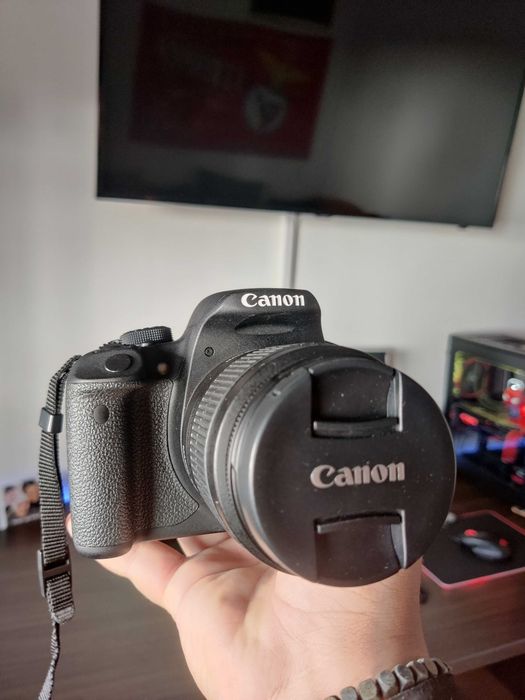 Canon 700D pouco uso