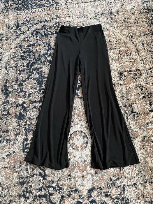 Bershka czarne spodnie materiałowe dzwony xs/34