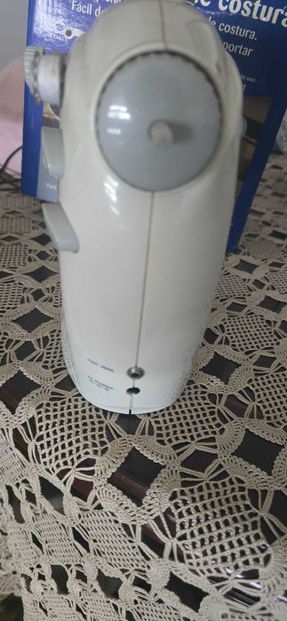 Máquina de costura portátil NOVA