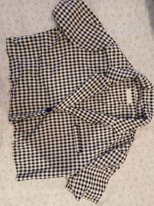 Lote de 24 peças de roupa de mulher – M/L