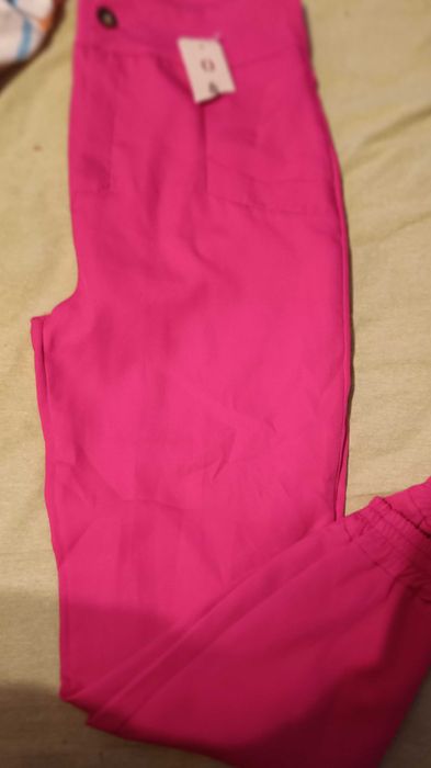 Calças novas cor rosa tamanho 38