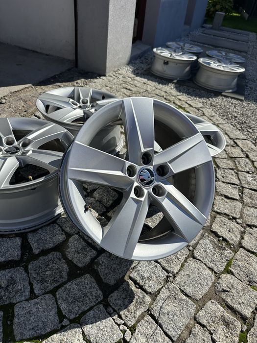 Felgi Aluminiowe 16 Skoda Fabia Rapid Scala Kamiq 5x100 ET46