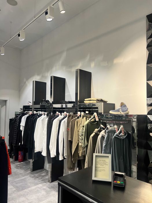 Premium meble do sklepu/salonu-stal nierdzewna , skóra , szkło , lustra