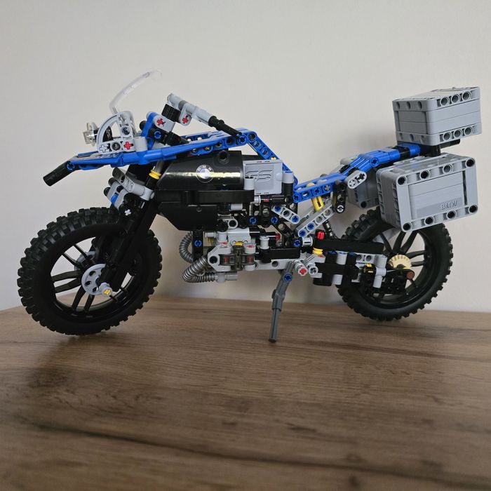 Lego technic 42063 BMW R1200 GS 40 lat LEGO
