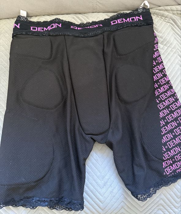 Spodenki damskie Demon