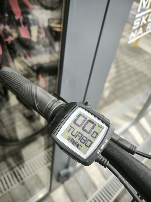 Cube trekking Bosch Performance 36V 28" 18" 400Wh (34)