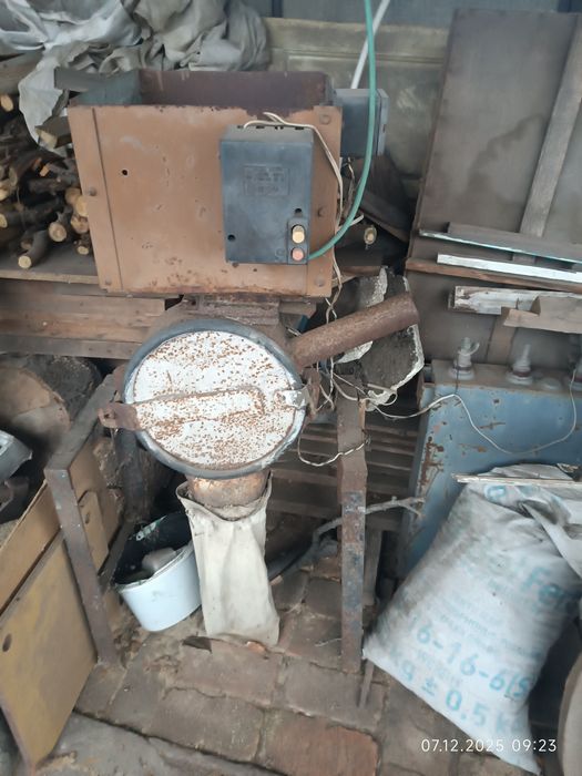 Продам зернодробилку.