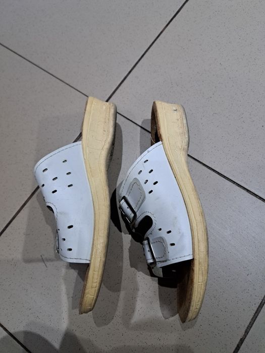 Klapki medyczne na korku r.38