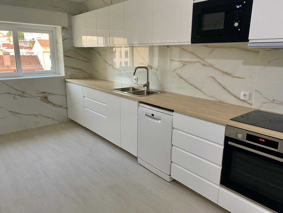 Apartamento T4 na Marquês de Pombal (Leiria)