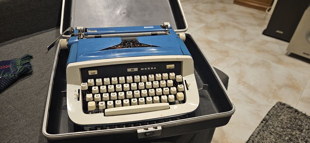 Maquina de escrever messa 5000