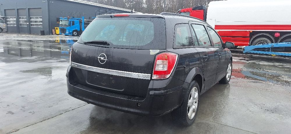 Caly Opel Astra H na części kod lakieru z20R