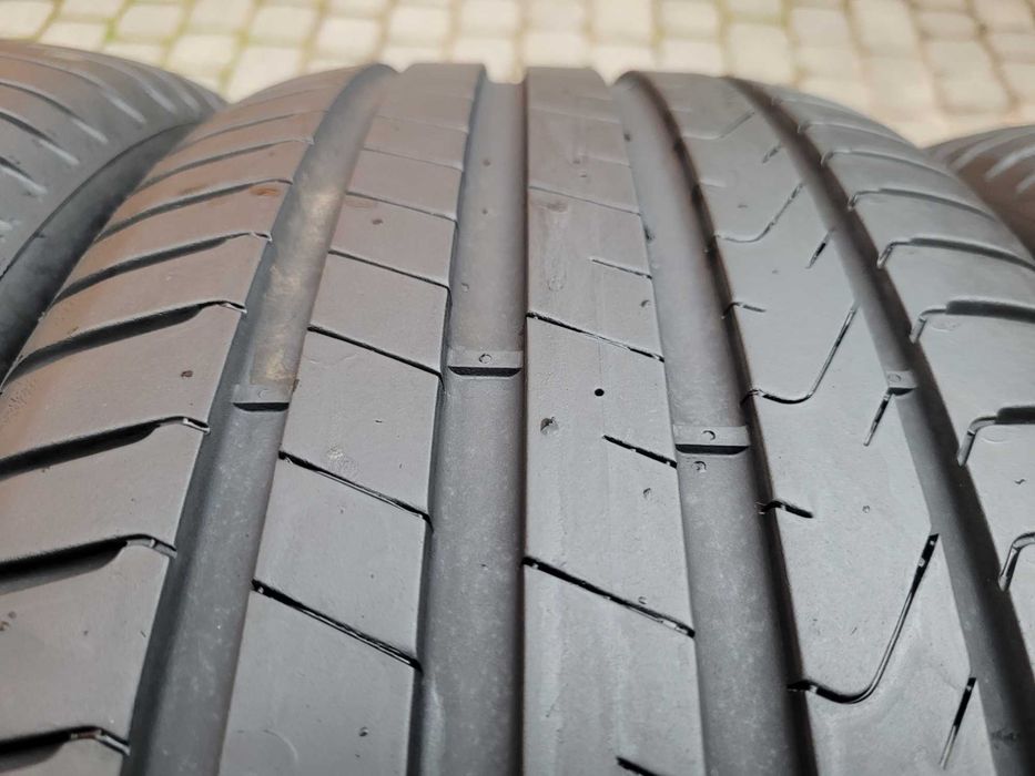 245 / 50 R   19   Pirelli     Lato/ Komplet