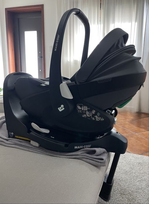 Maxi Cosi Pebble 360º Pro 2 + Base Isofix 360º Pro Black
