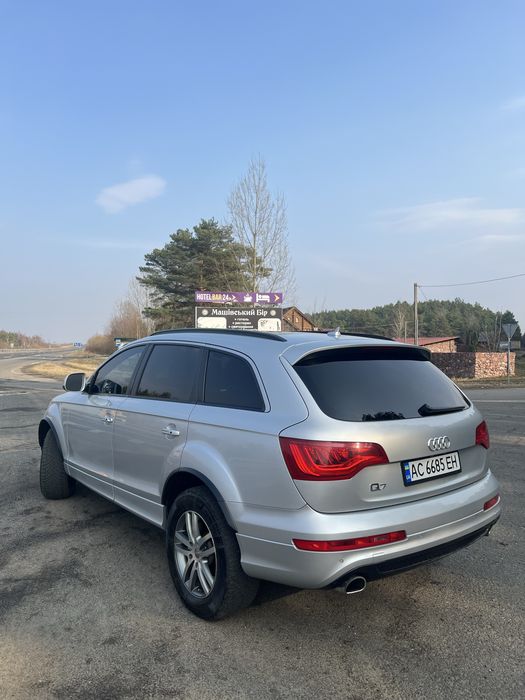 Audi Q7 S-line.