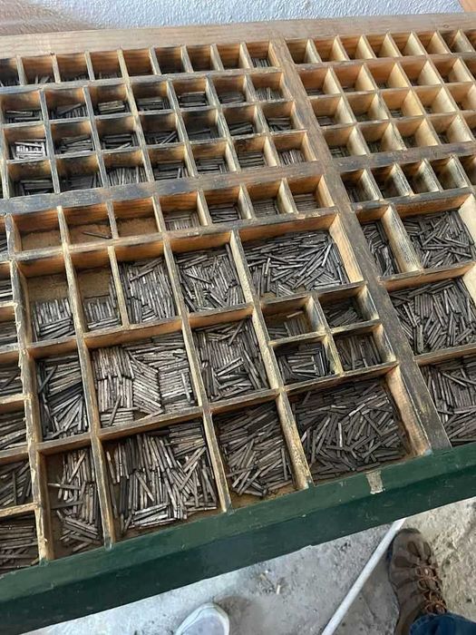 gavetas de tipografia ou movel com gavetas