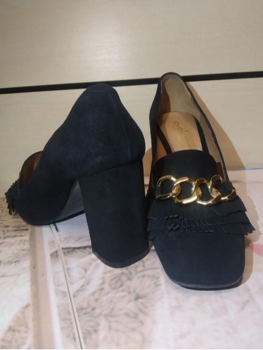 Шикарні замшеві туфлі 40 розмір