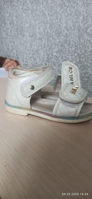 Босоніжки на дівчинку 15-15,5 см