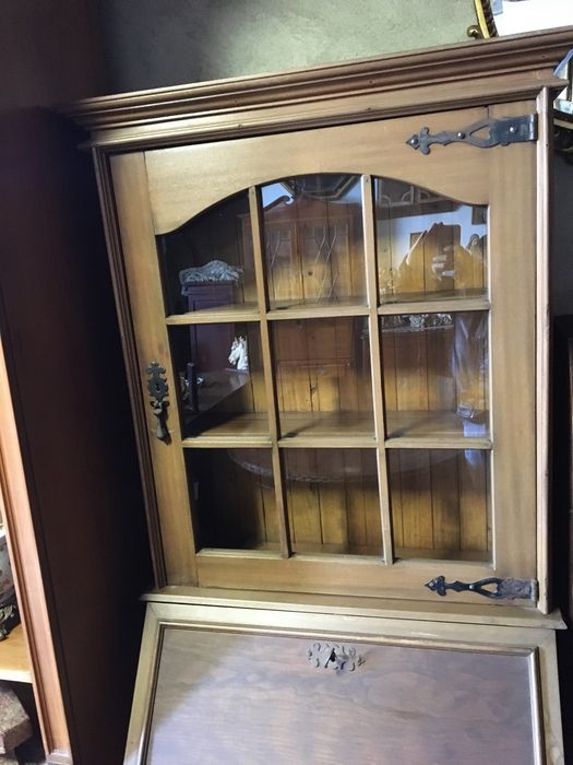 Escrivaninha com vitrine antiga rustica