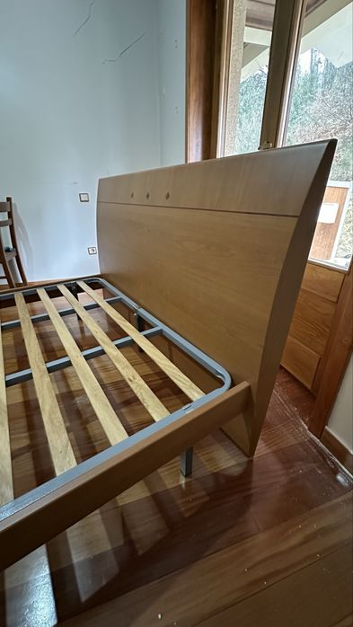 Cama c/ estrado para colchão 150x200