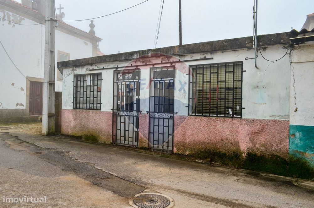 Loja  para venda — Favaios, Vila Real