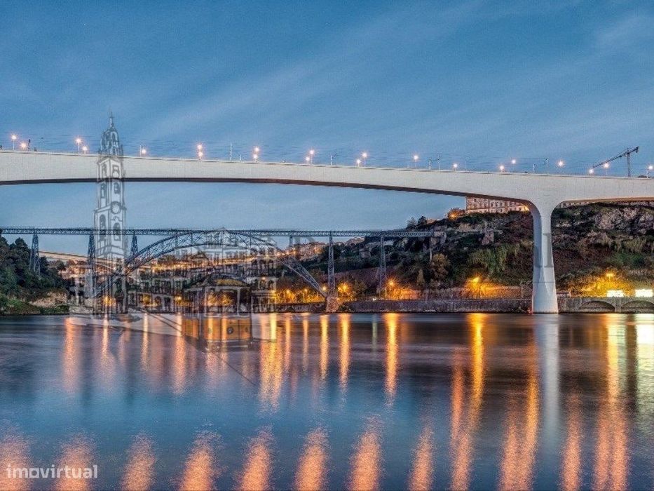 Terreno para construção de moradia com vistas para Douro