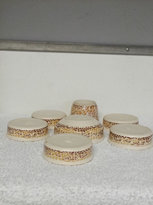 Em Viana do Castelo Pequenas tigelas para servir doces