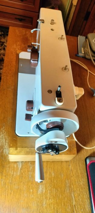 Швейная машинка Чайка 134м