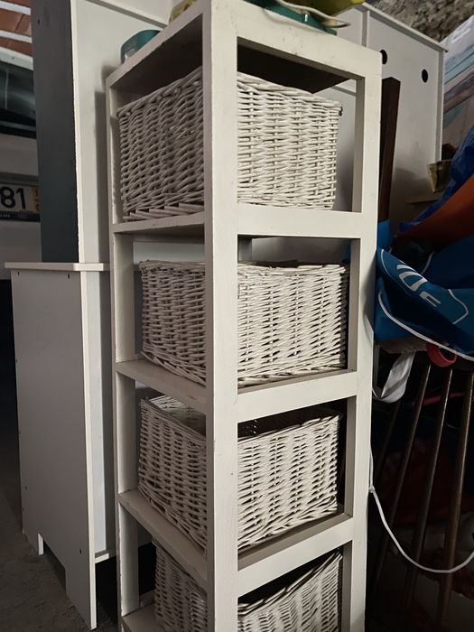 Armário Com 4 Cestos Para Arrumação – 20€