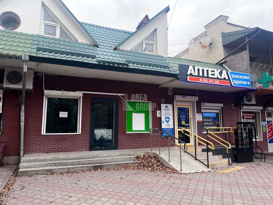 Продається фасадне приміщення на мікрорайоні