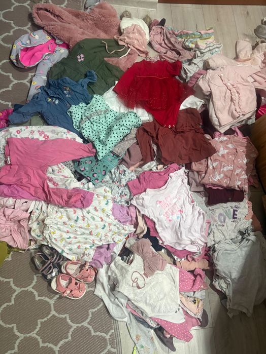 Paka ubrań dla dziewczynki rozmiar 74
