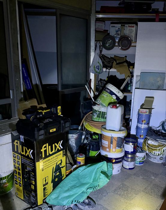 Recheio de ferramentas e máquinas de construção civil (ler anuncio)