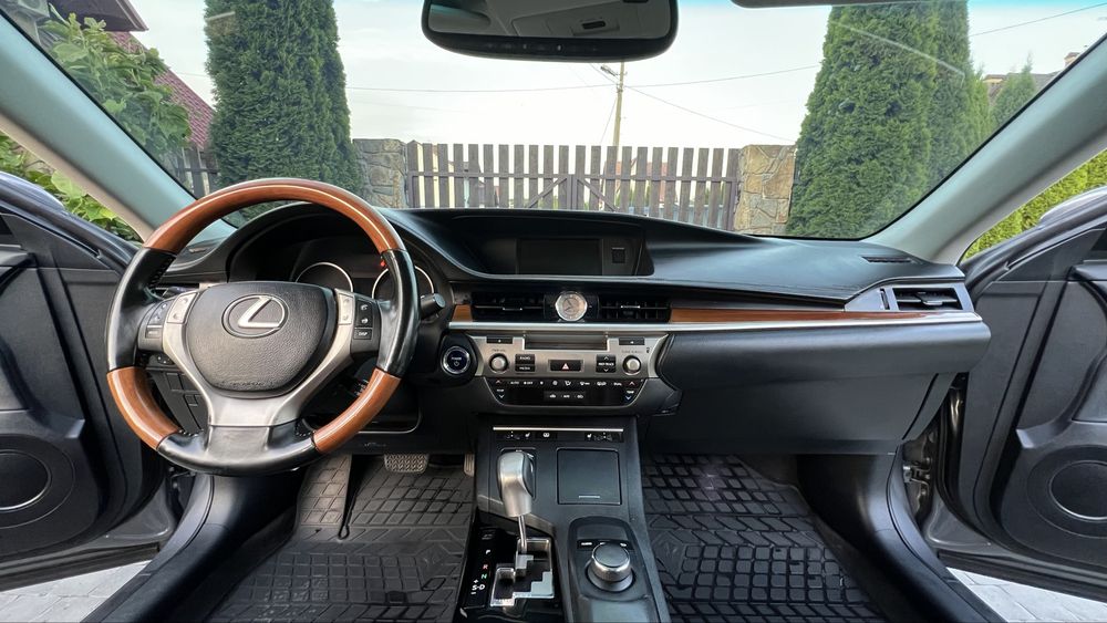 Lexus es300h 2012
