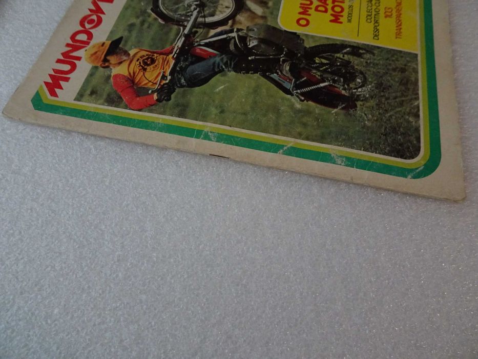 Caderneta de cromos vazia - Disvenda - Mundovisor 2  O Mundo das Motas