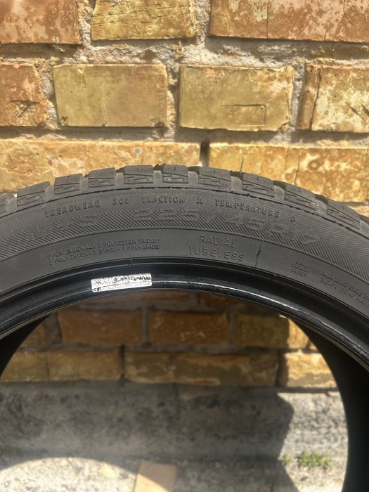 Продам покришку Goodyear  vector 4seasons