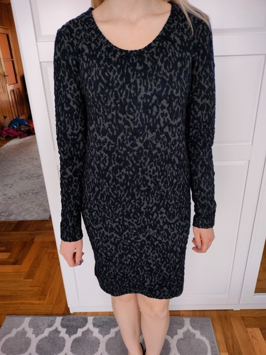Elegancka sukienka w panterkę ICHI rozmiar M