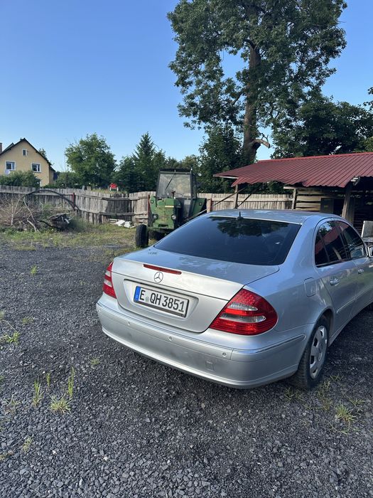 Mercedes E280 3.0 benzyna, 211