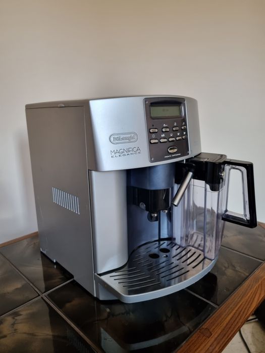 Кавомашина DELONGHI magnifica