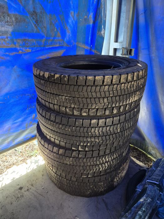 Vende se 4 pneus 315/70R 22.5 semi novos