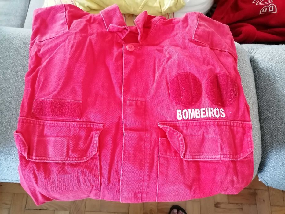 Equipamento farda bombeiro e nadador salvador