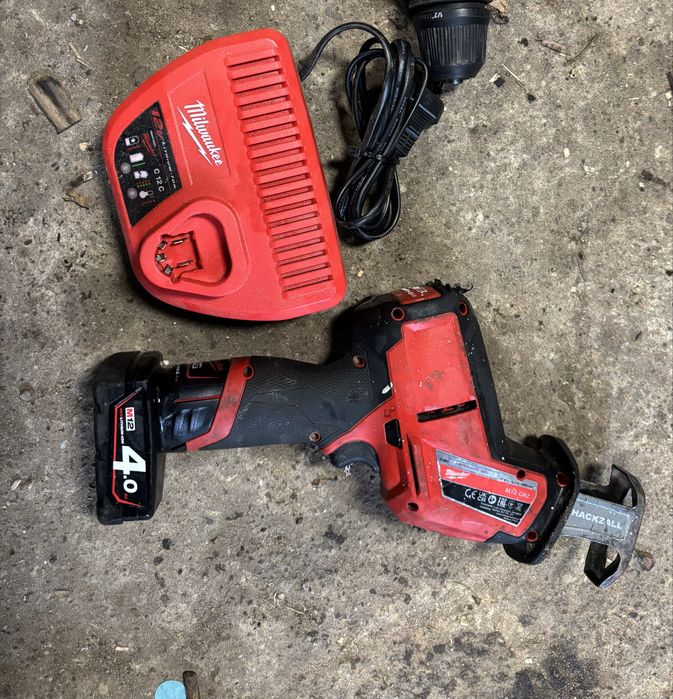 Milwaukee m12 chz lisica