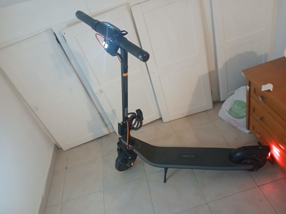 Trotinete com pouco uso