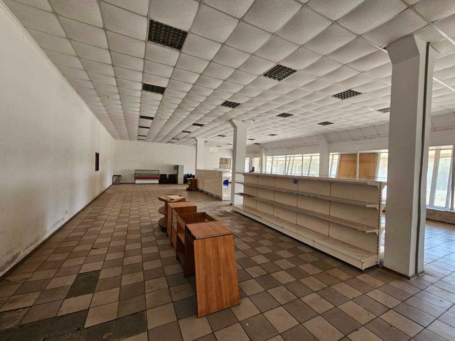 Доманівка магазин 430 кв.м. центр на головній площі