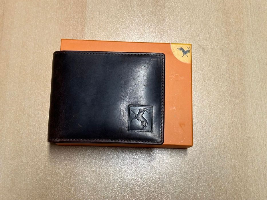 Carteira em pele